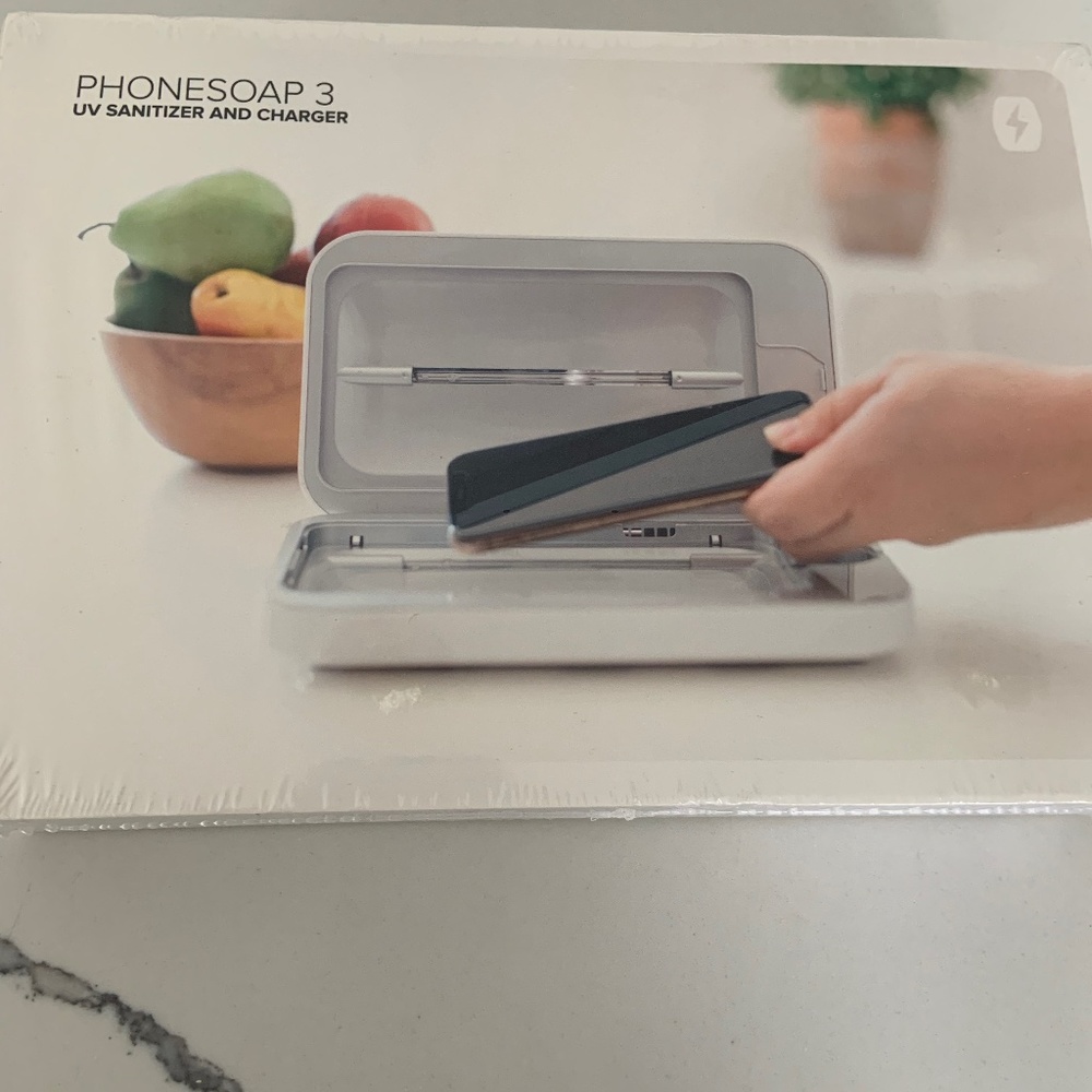 Phonesoap 3 UV sanitizer and charger
